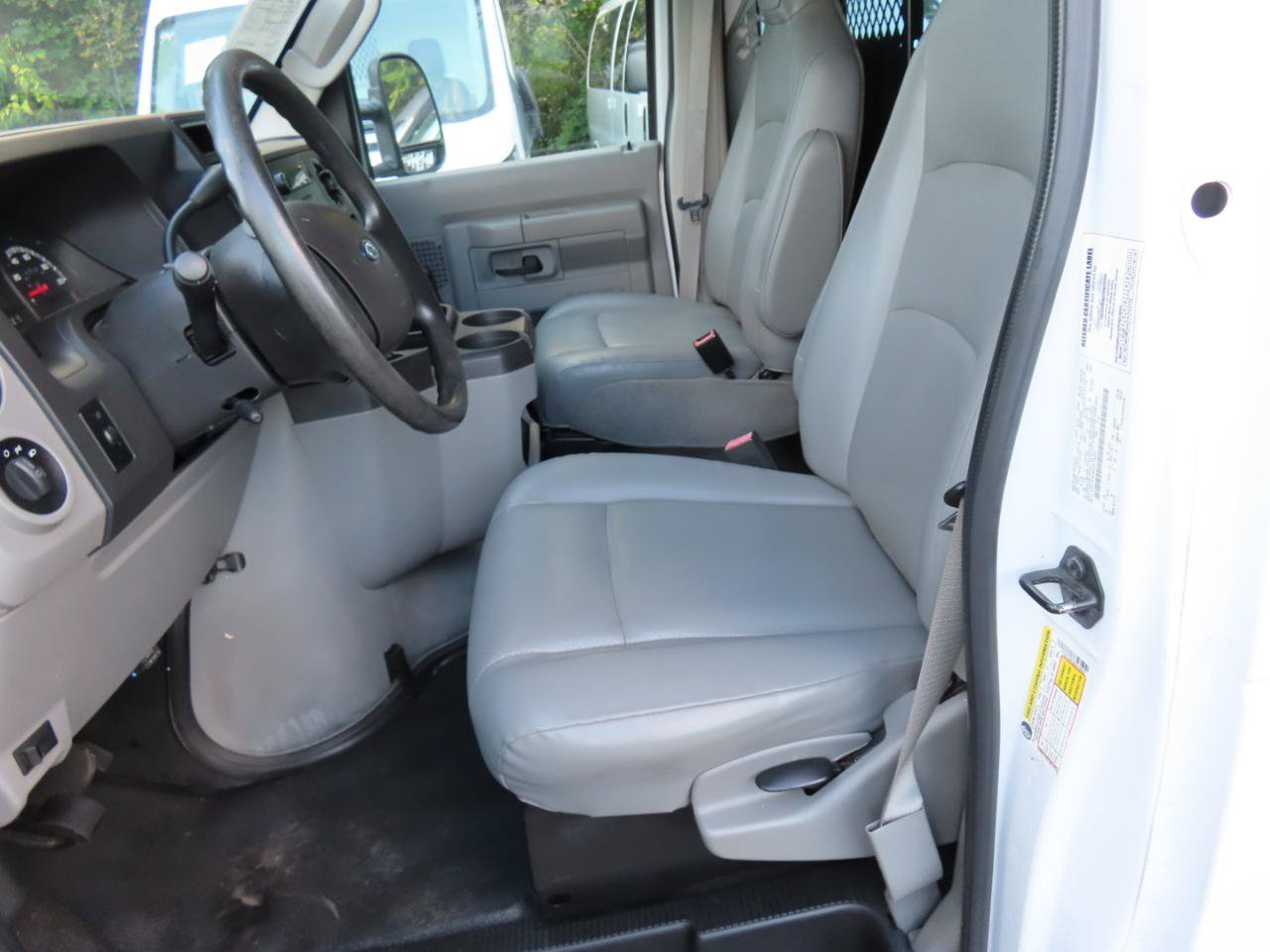 Used 2014 Ford E-150 and Econoline 150 RWD image 12