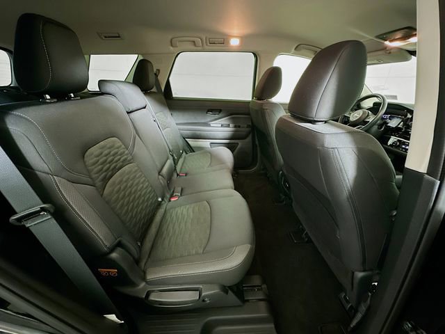 Used 2025 Nissan Pathfinder SV image 27
