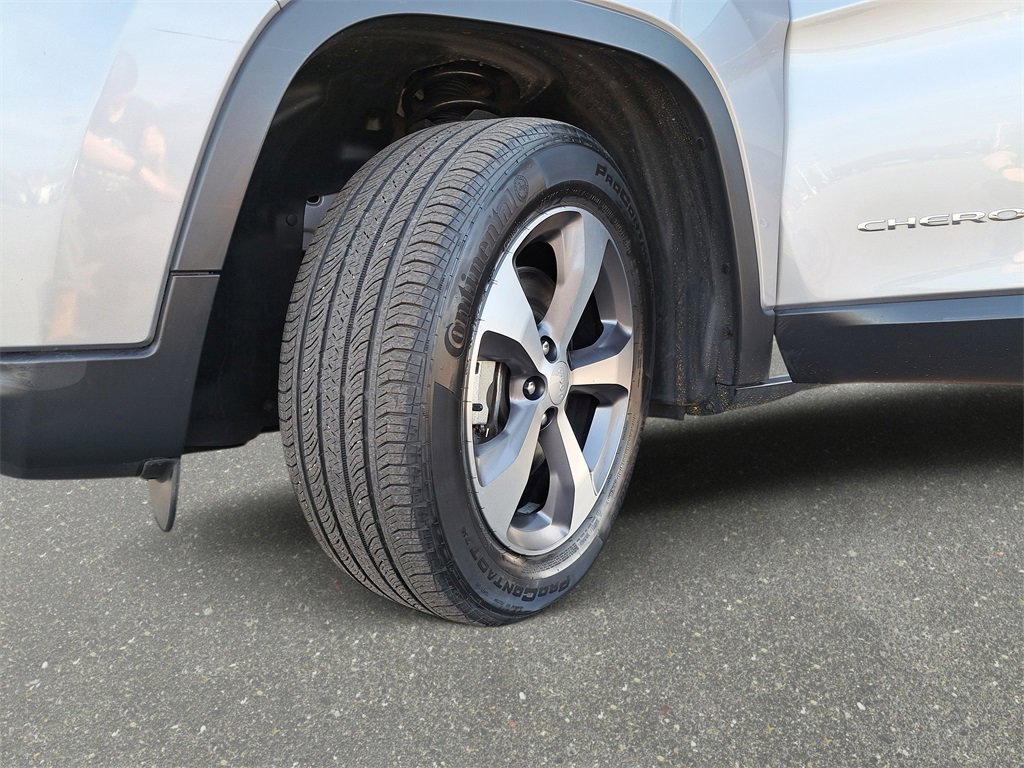 Used 2020 Jeep Cherokee Limited image 33