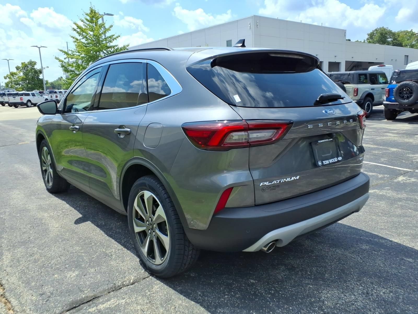 Used 2023 Ford Escape Platinum AWD/4WD image 8