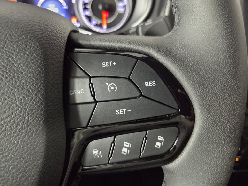 Used 2023 Jeep Cherokee Altitude Lux AWD/4WD image 16