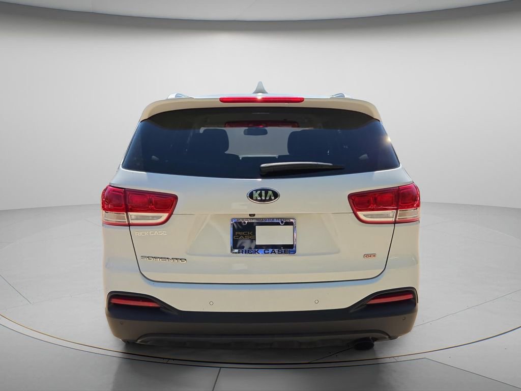 Used 2016 Kia Sorento LX w/ LX Convenience Package image 5