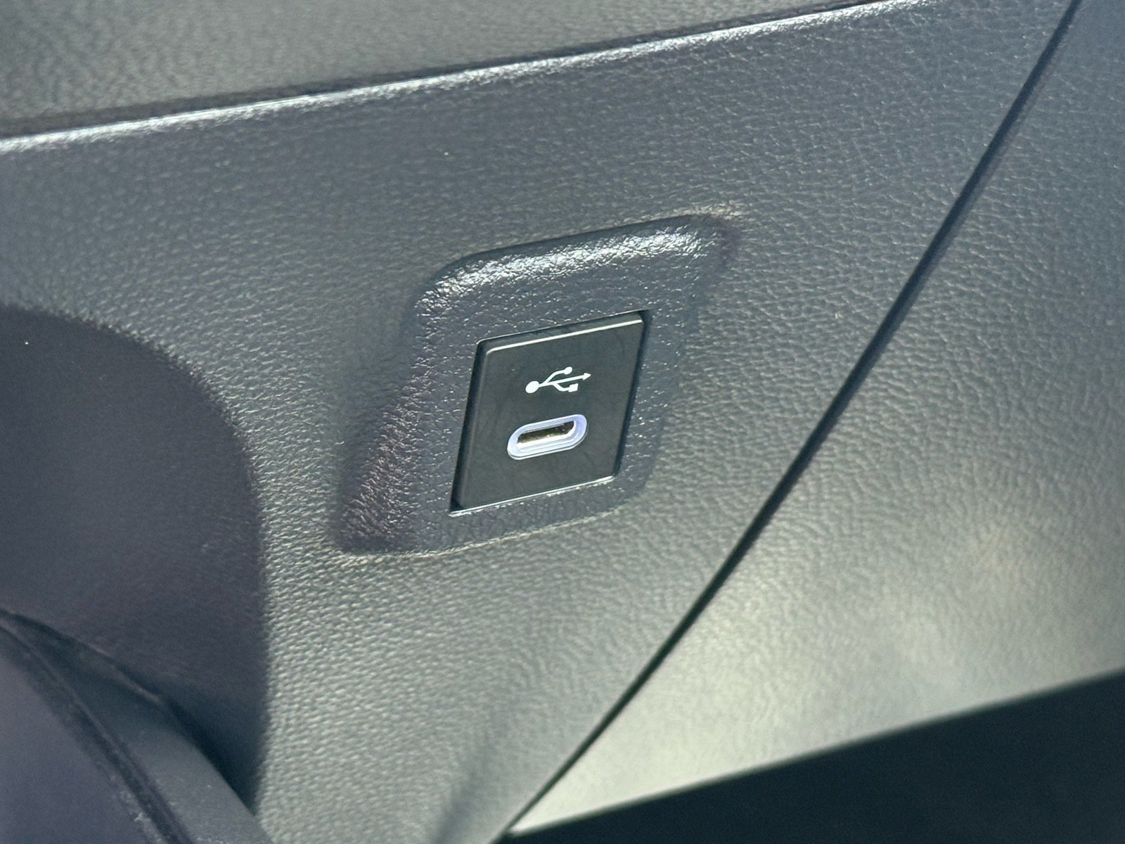 Used 2025 Toyota Corolla LE FWD image 24