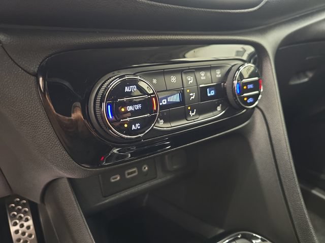Used 2023 Buick Encore GX Select w/ Sport Touring Package FWD image 25