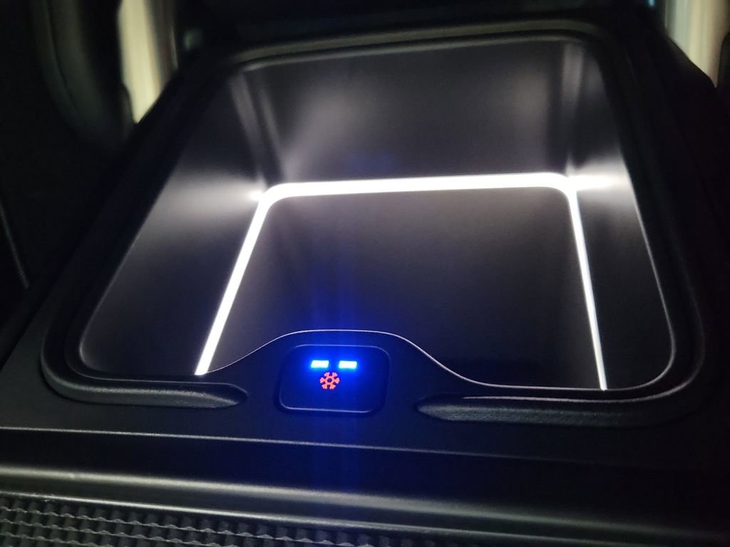 Used 2023 Land Rover Range Rover SV image 38