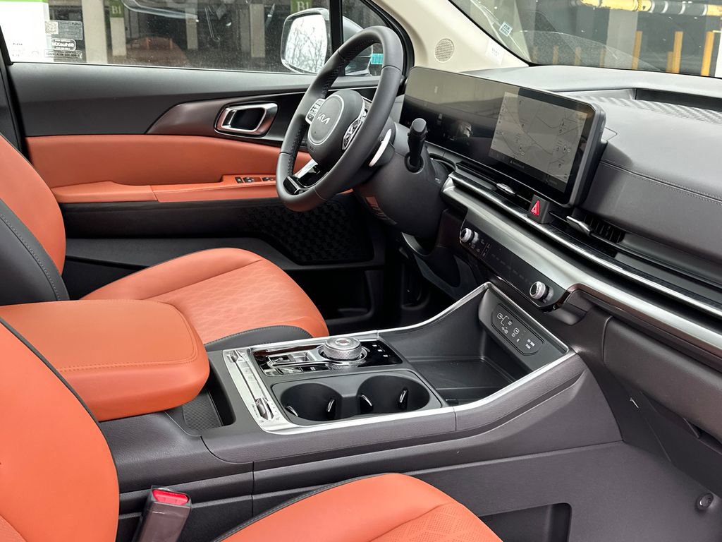New 2026 Kia Carnival SX w/ SX Dark Edition Package FWD image 14