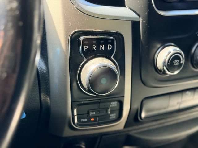Used 2015 RAM 1500 Classic SLT w/ SLT Plus D←cor Group AWD/4WD image 9
