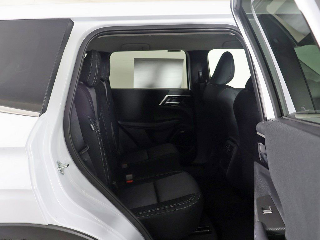 New 2026 Mitsubishi Outlander ES AWD/4WD image 30