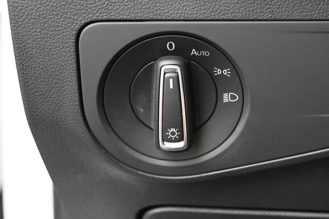 Used 2023 Volkswagen Tiguan SE w/ Panoramic Sunroof Package FWD image 15