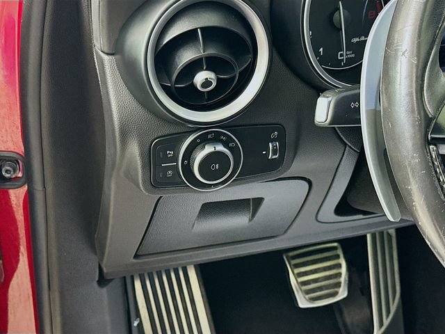 Used 2018 Alfa Romeo Stelvio Quadrifoglio w/ Driver Assist Dynamic Package AWD/4WD image 13