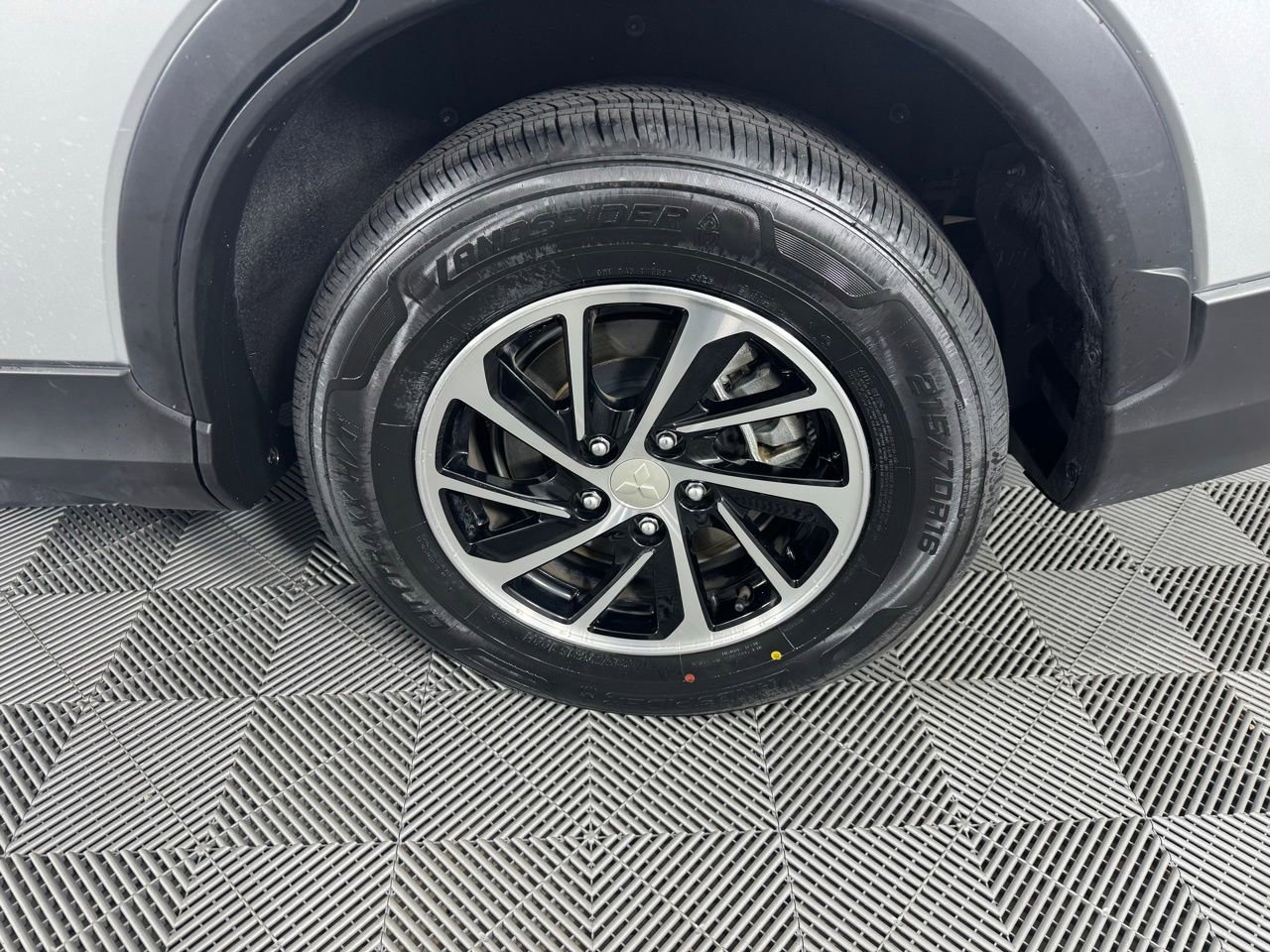 Used 2024 Mitsubishi Eclipse Cross ES image 30