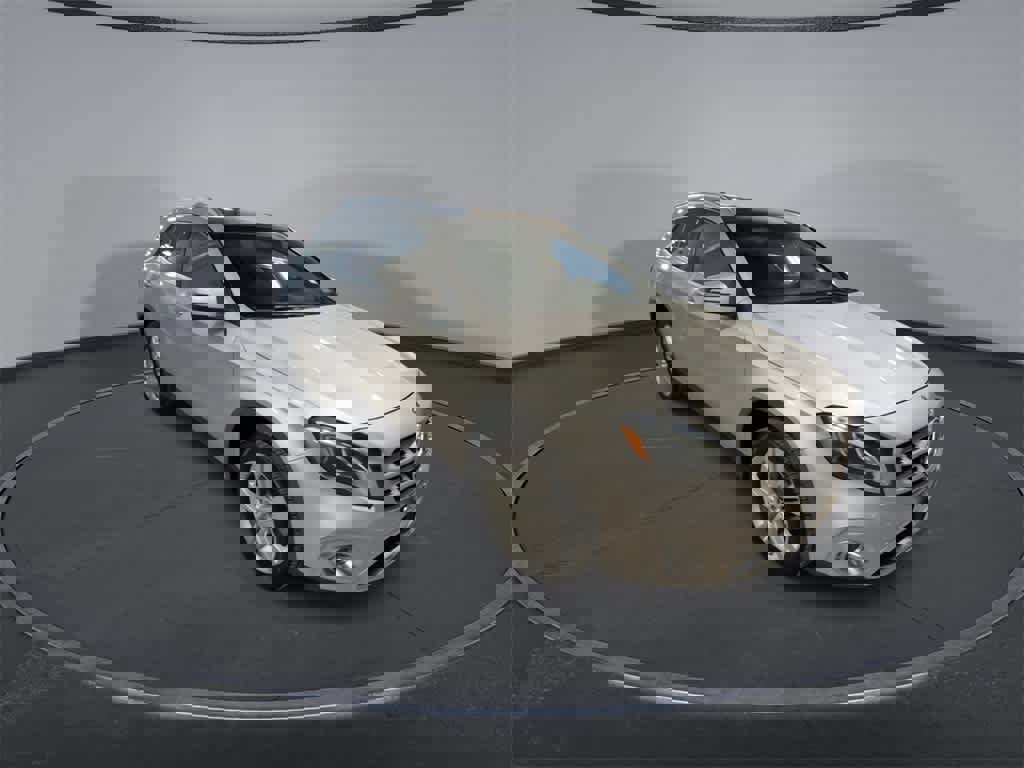 Used 2019 Mercedes-Benz GLA 250 4MATIC image 2