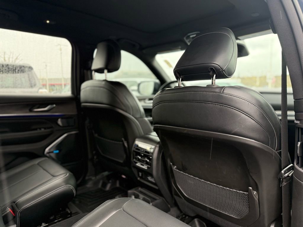 Used 2023 Jeep Grand Cherokee L Overland image 17