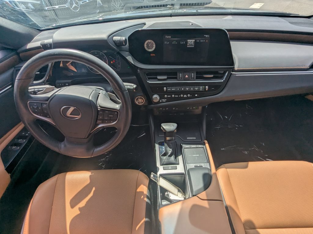 Used 2022 Lexus ES 350 w/ Premium Package FWD image 2