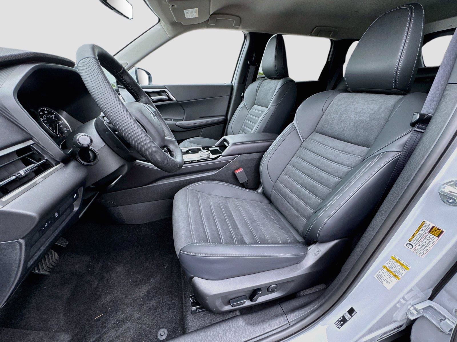 New 2026 Mitsubishi Outlander SE FWD image 9