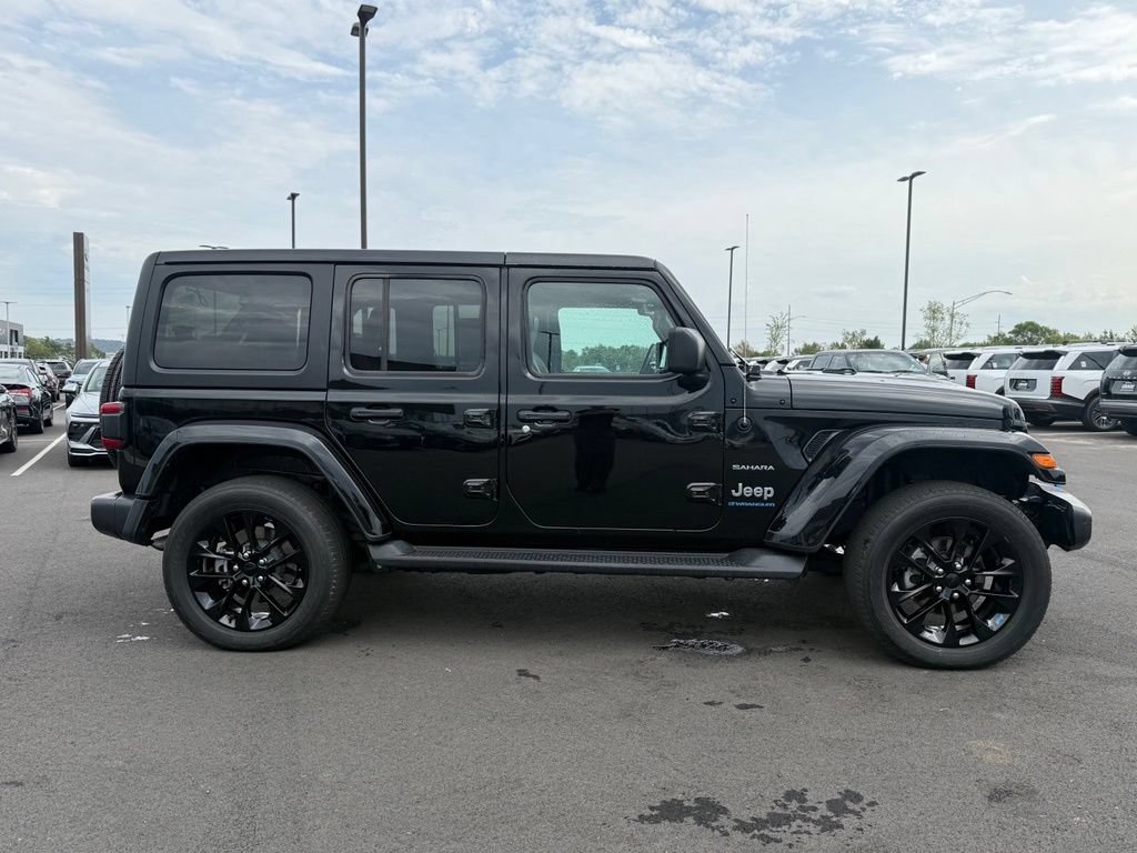 Used 2023 Jeep Wrangler Unlimited Sahara w/ Cold Weather Group AWD/4WD image 4