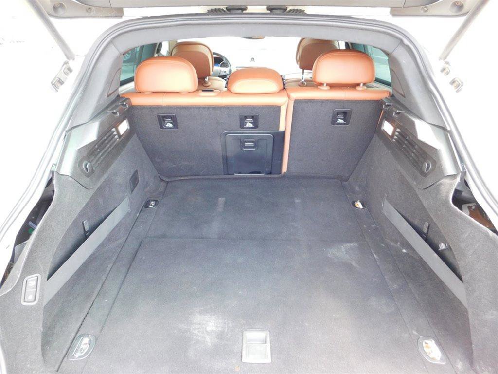 Used 2017 Maserati Levante w/ Luxury Package image 22