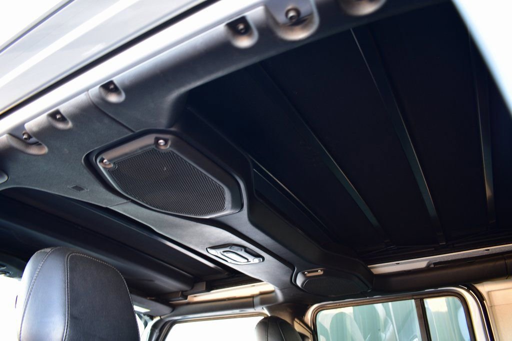 Used 2022 Jeep Wrangler Unlimited Sahara image 24