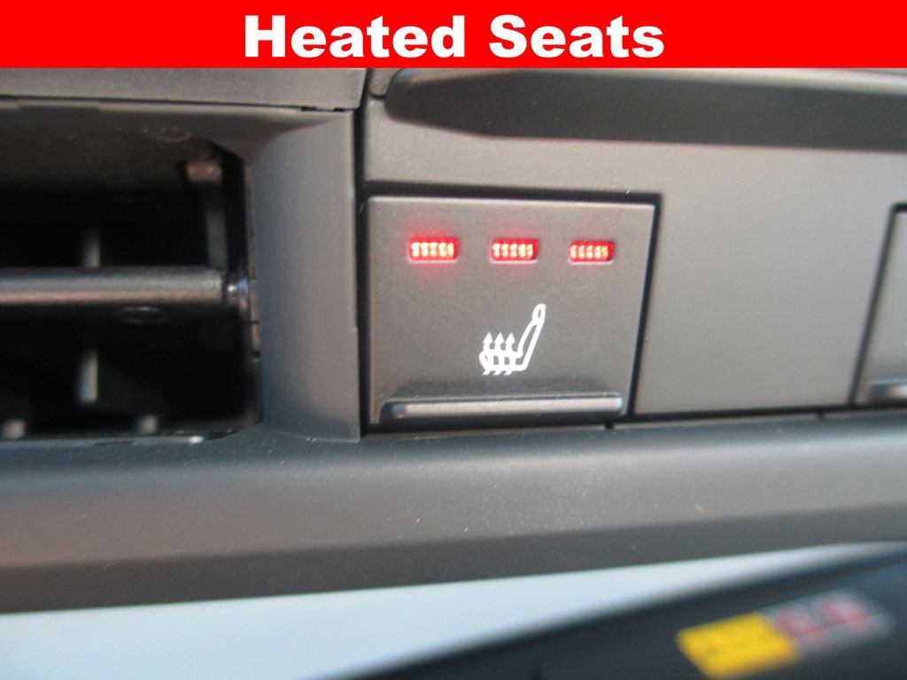 Used 2025 Toyota Sienna XLE w/ XLE Plus Package image 17