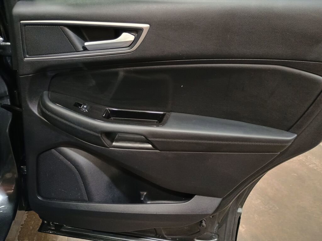 Used 2020 Ford Edge SEL w/ Convenience Package image 22