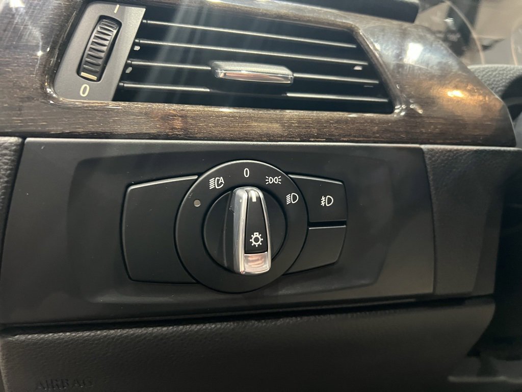 Used 2013 BMW 335i Convertible image 70