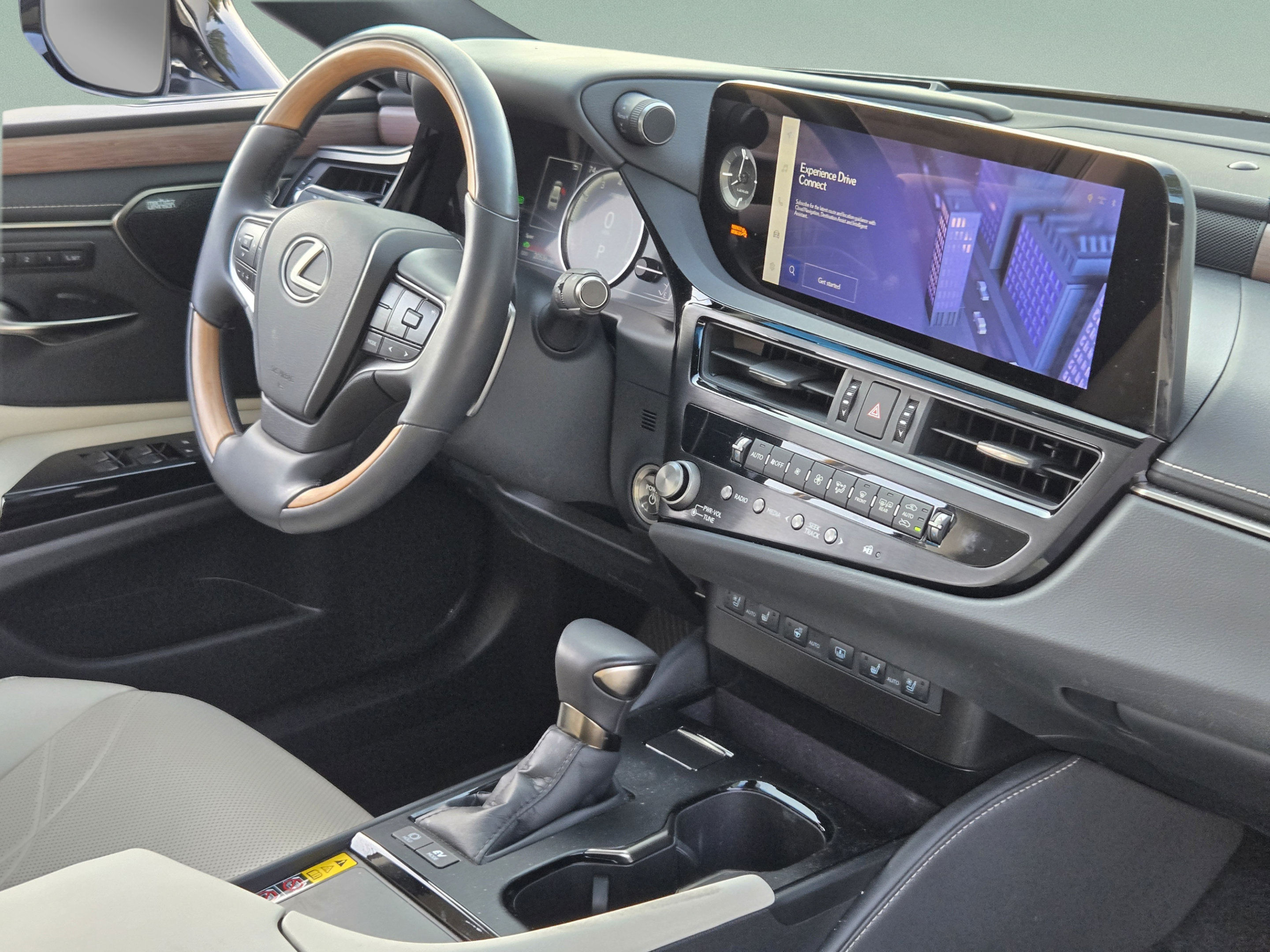 Certified 2025 Lexus ES 300h Ultra Luxury w/ Accessory Package (Z2) FWD image 30