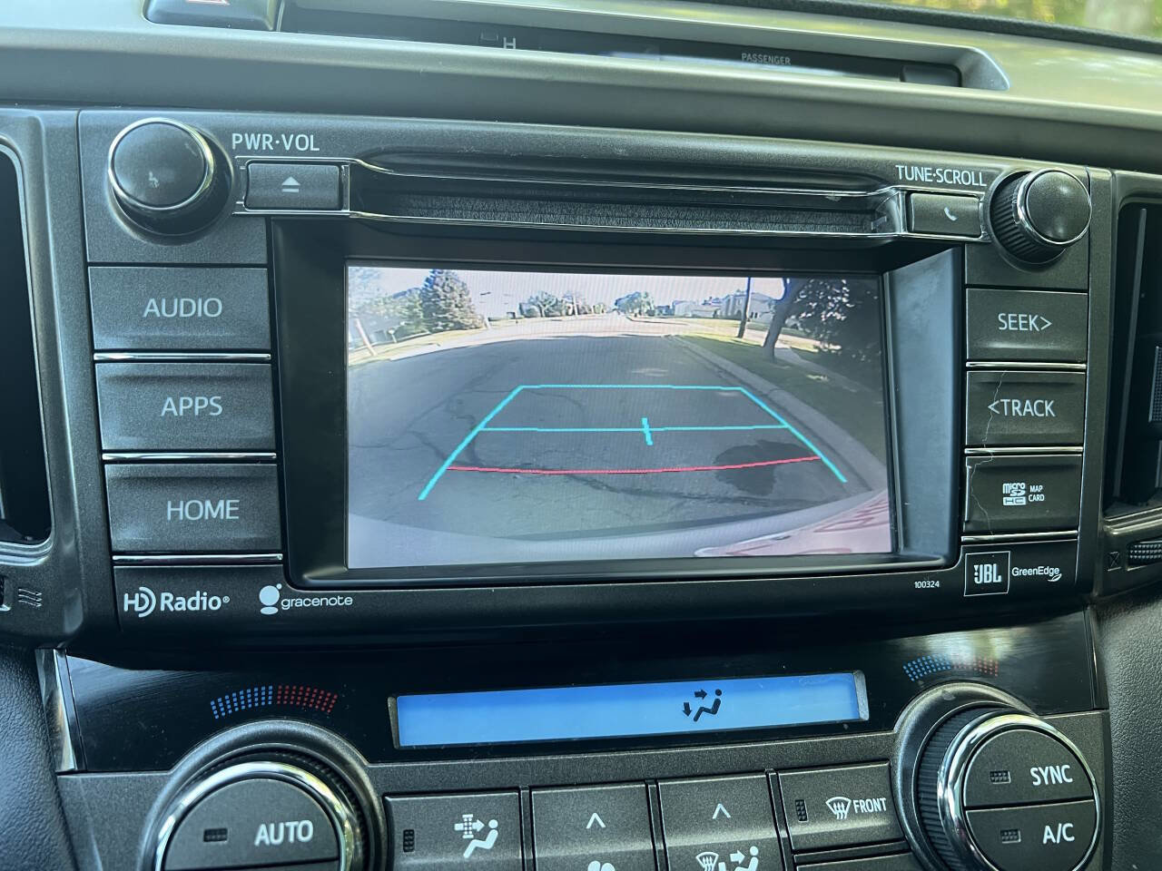 Used 2015 Toyota RAV4 Limited w/ Technology Package image 29