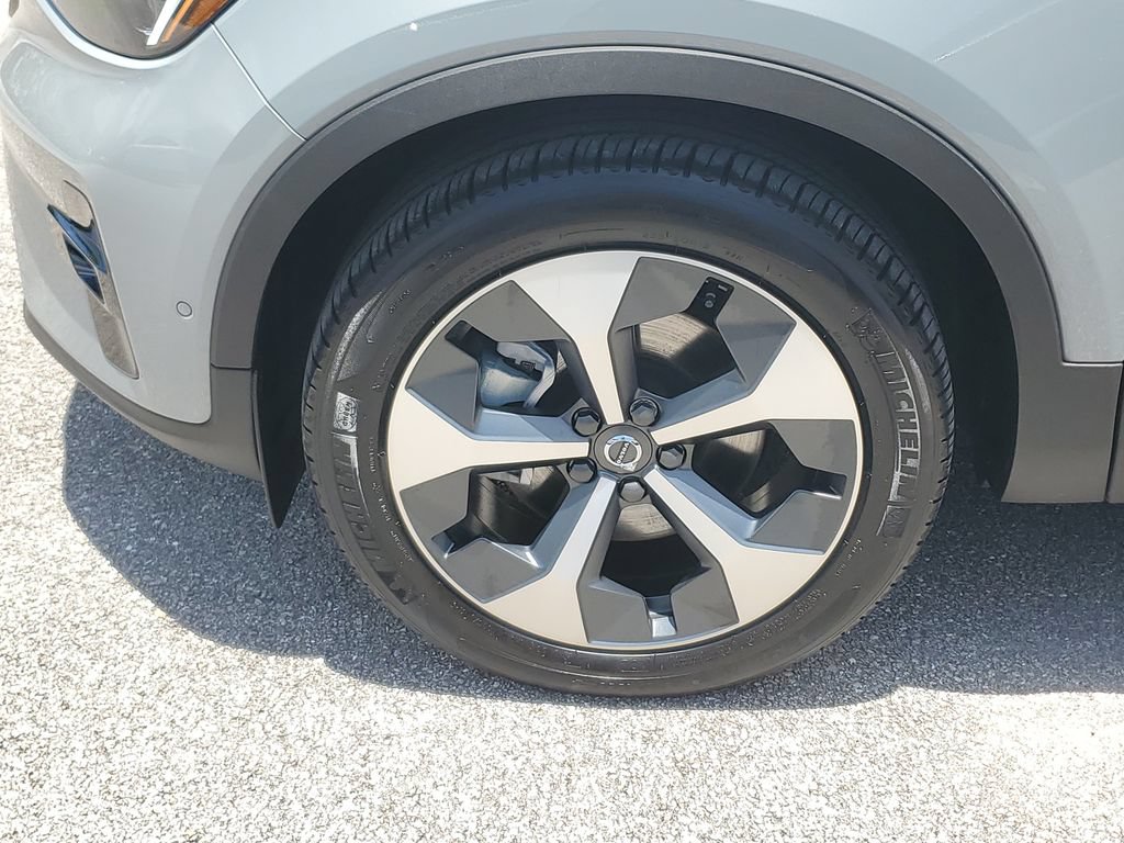 Used 2026 Volvo XC40 B5 Plus AWD/4WD image 12