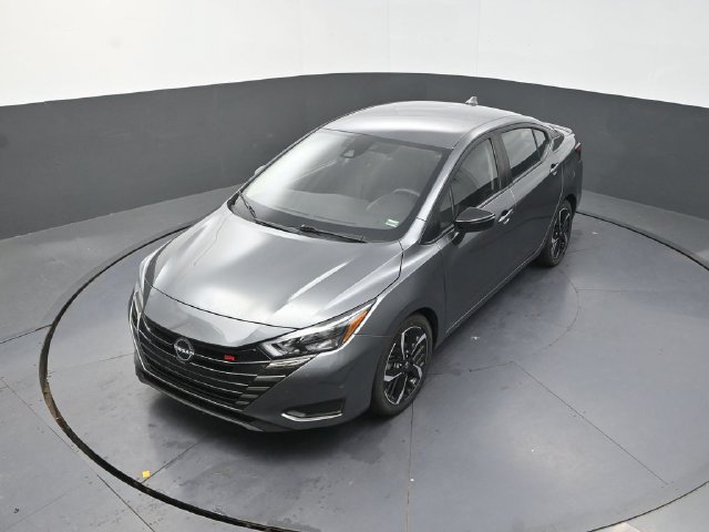 Used 2024 Nissan Versa SR FWD image 25
