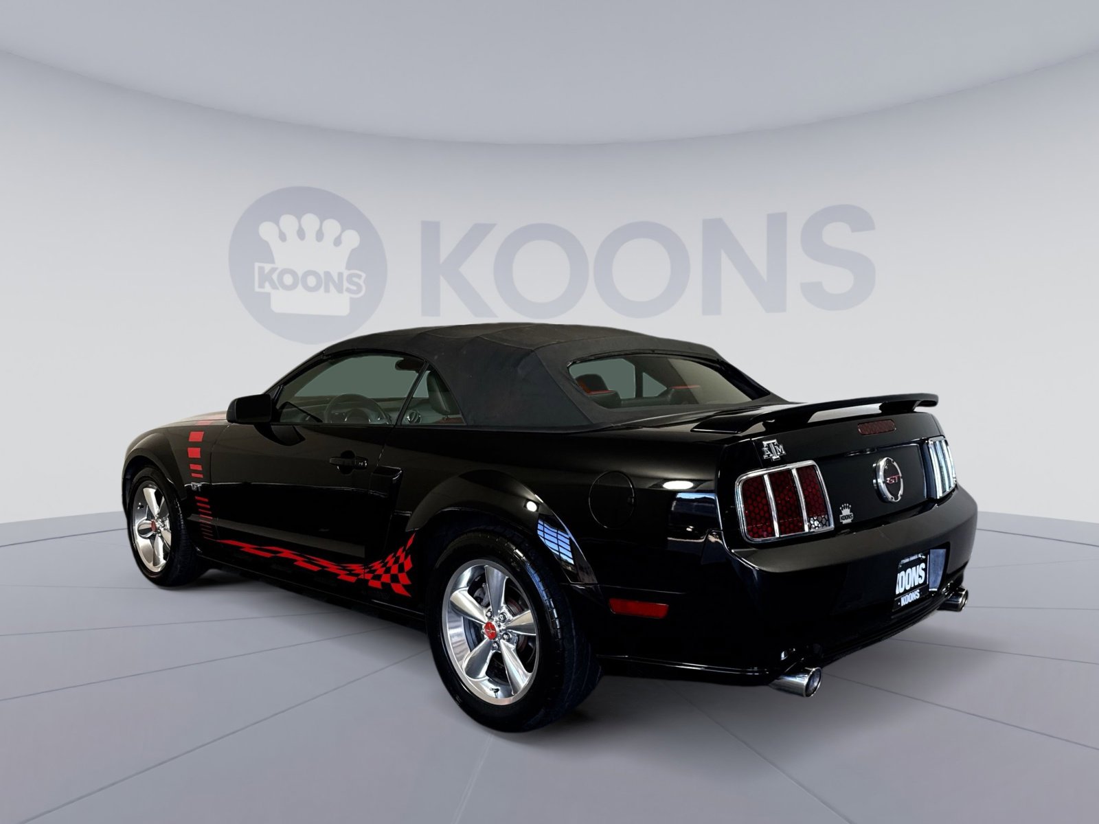 Used 2006 Ford Mustang GT RWD image 4