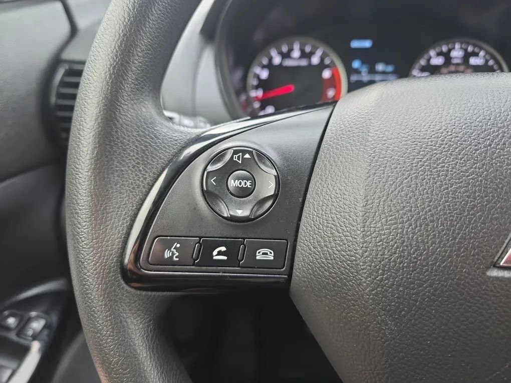 Used 2023 Mitsubishi Eclipse Cross LE image 17