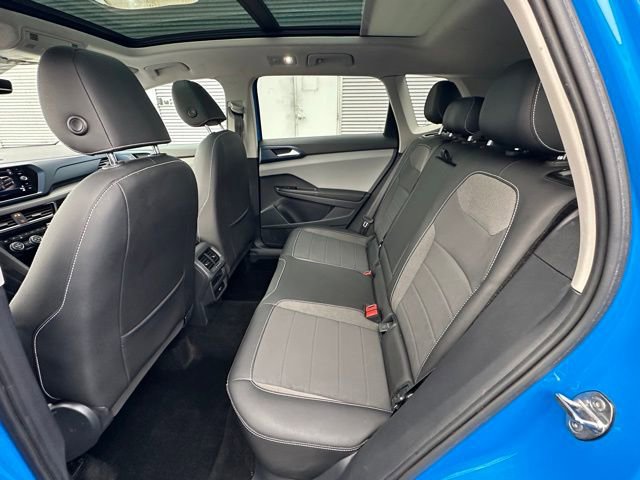 Certified 2024 Volkswagen Taos SE image 31