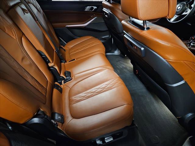 Used 2022 BMW X7 M50i w/ Dynamic Handling Package AWD/4WD image 20