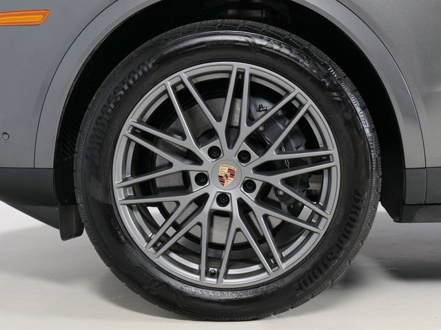 Certified 2026 Porsche Cayenne image 31