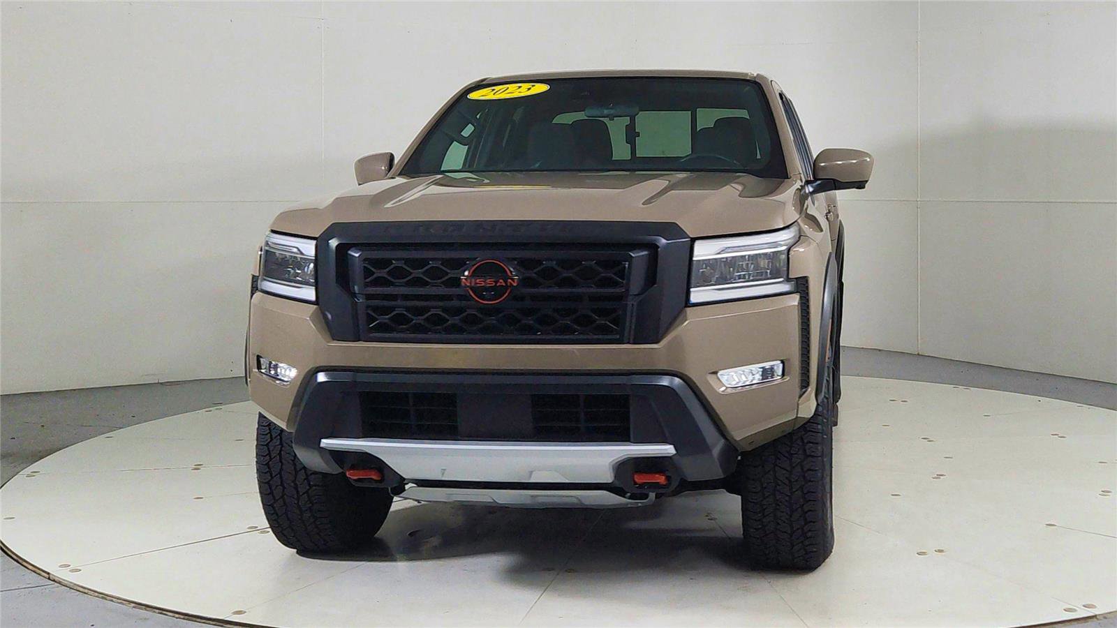 Used 2023 Nissan Frontier PRO-4X w/ Pro Convenience Package image 2