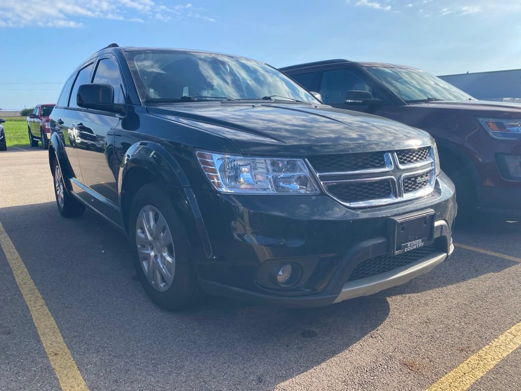 Used 2019 Dodge Journey SE FWD image 2