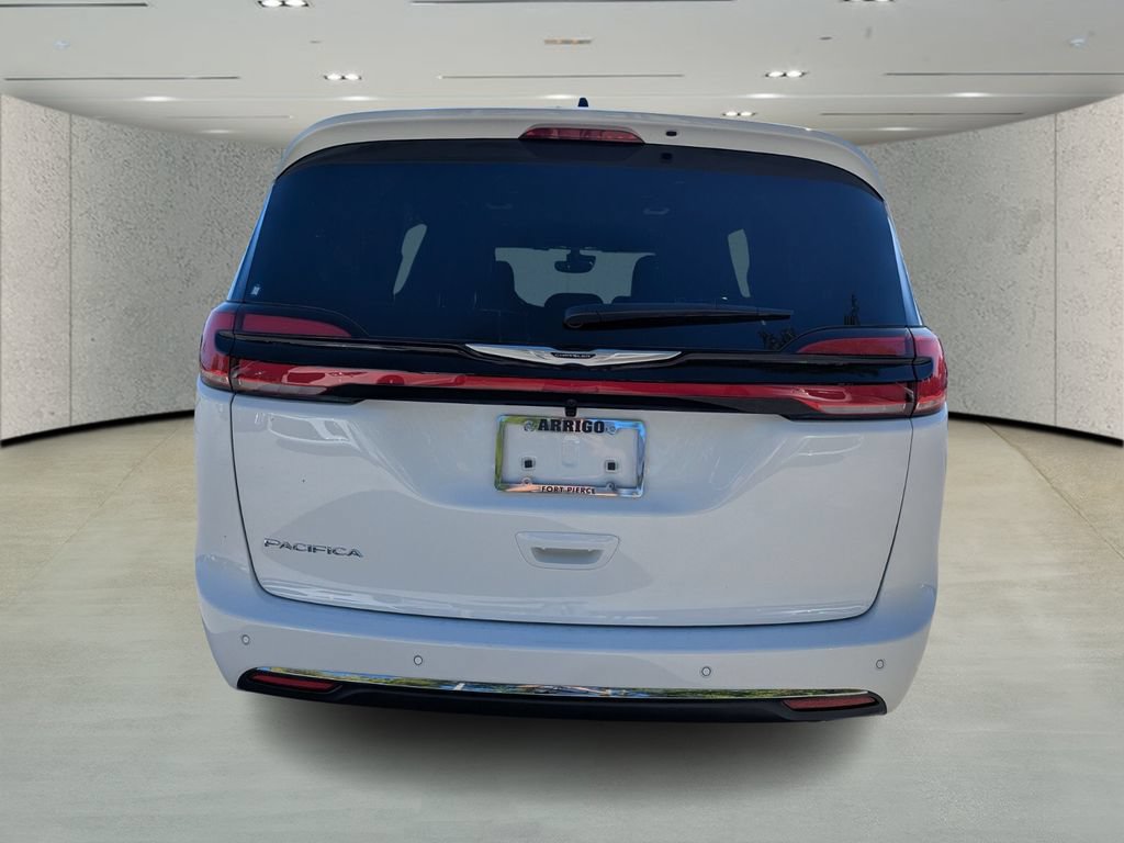 New 2026 Chrysler Pacifica Select FWD image 5