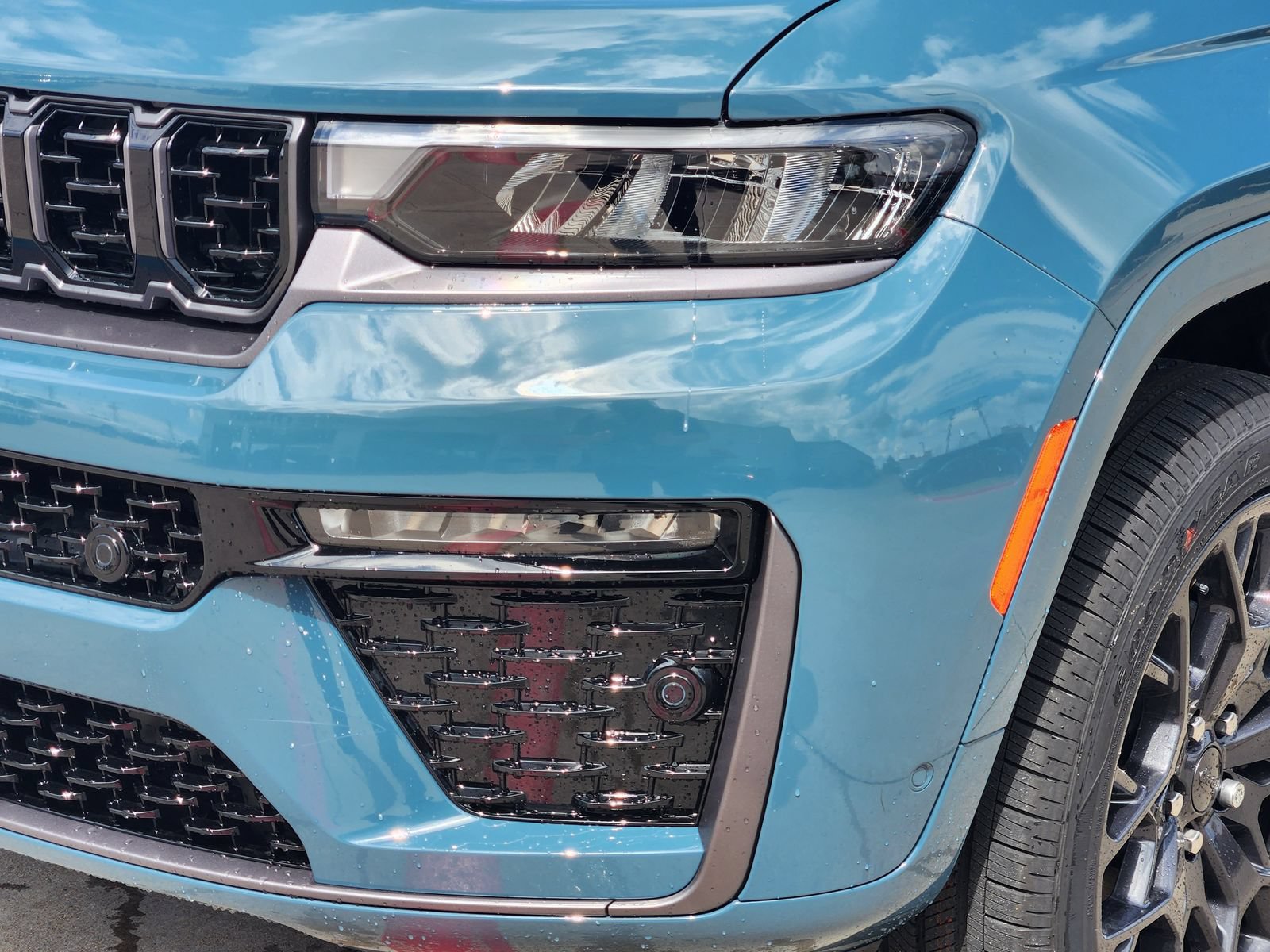 New 2026 Jeep Grand Cherokee Summit w/ Obsidian Package AWD/4WD image 9