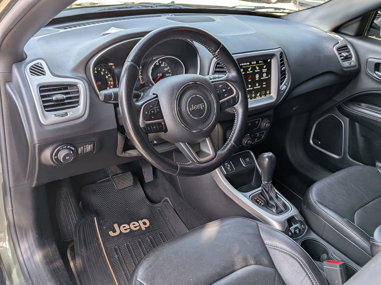 Used 2021 Jeep Compass Latitude w/ Sun and Sound Group FWD image 9