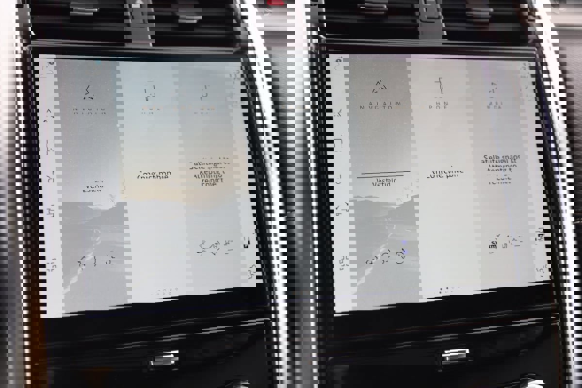 Used 2023 Land Rover Discovery S R-Dynamic image 38