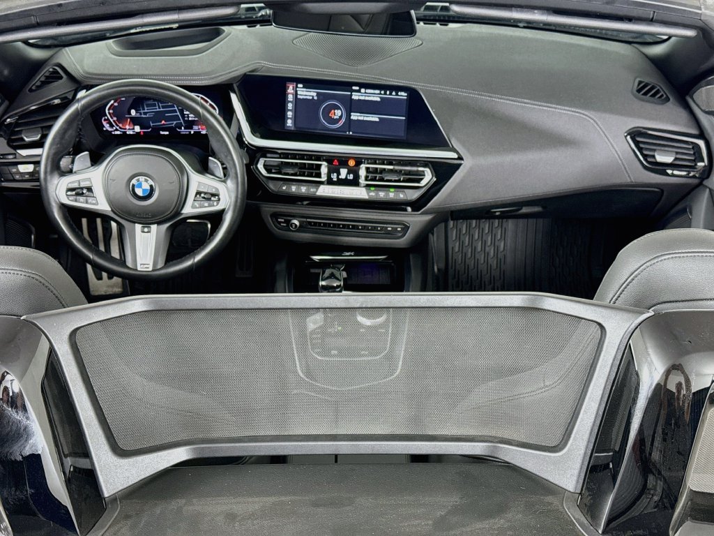 Used 2025 BMW Z4 sDrive30i RWD image 13