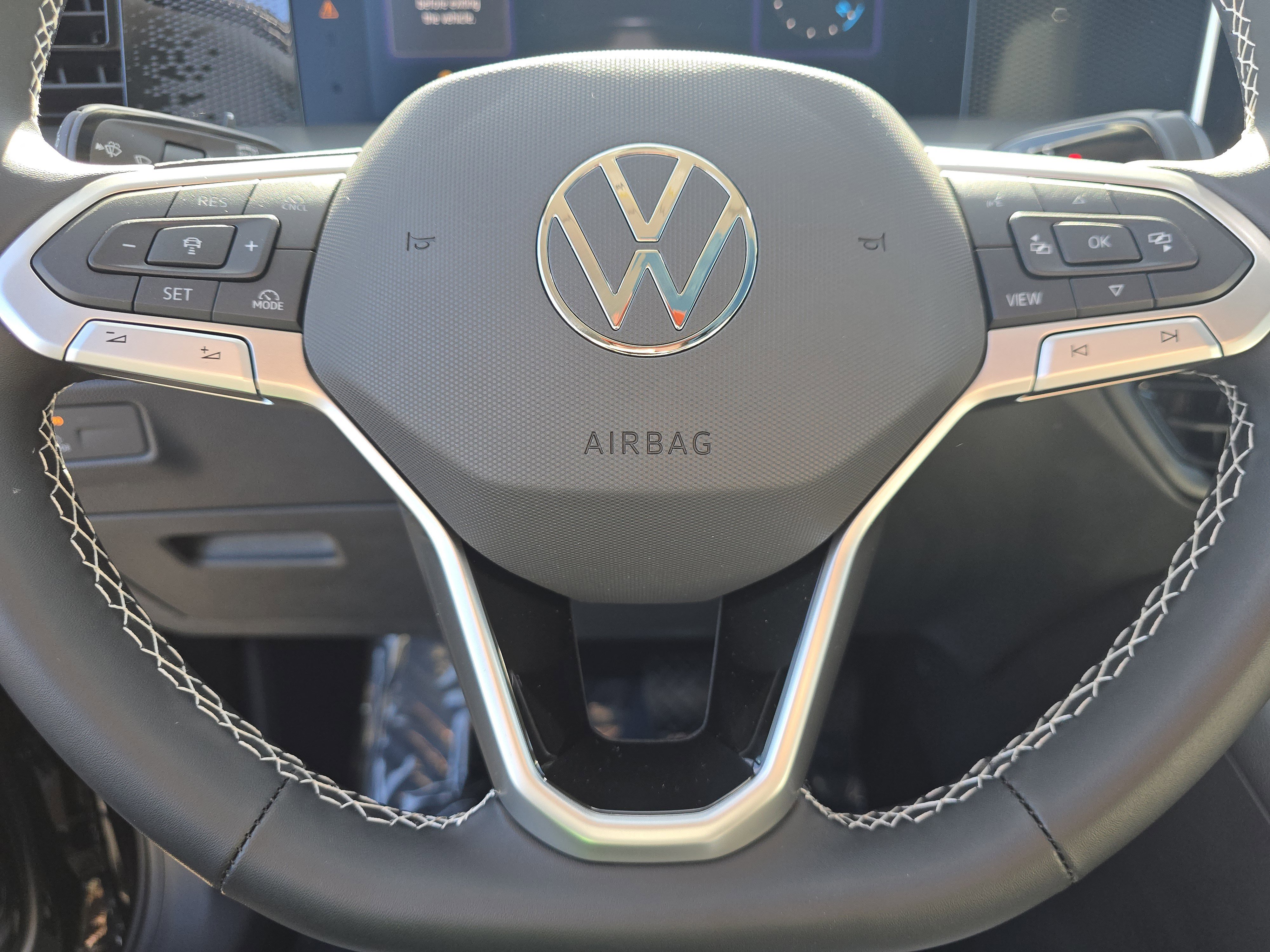 New 2025 Volkswagen Tiguan SE image 21