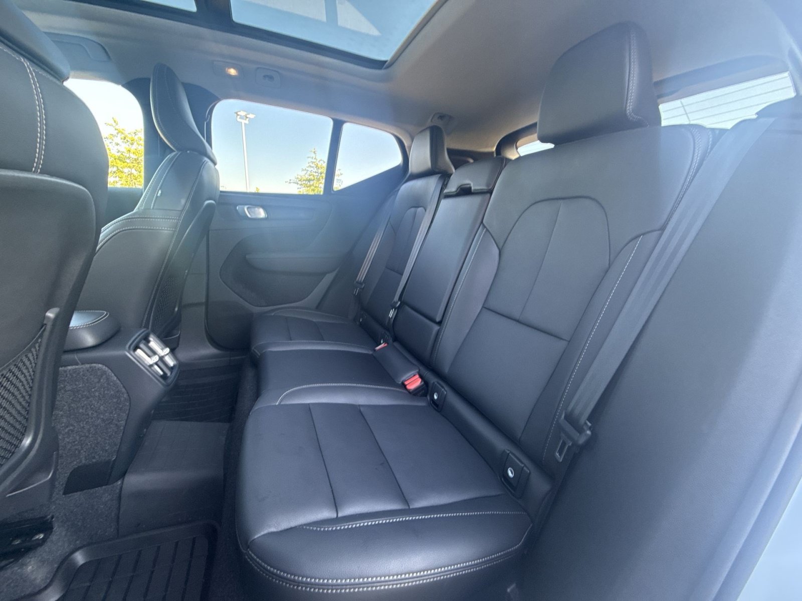 New 2026 Volvo XC40 B5 Plus w/ Protection Package Premier AWD/4WD image 33