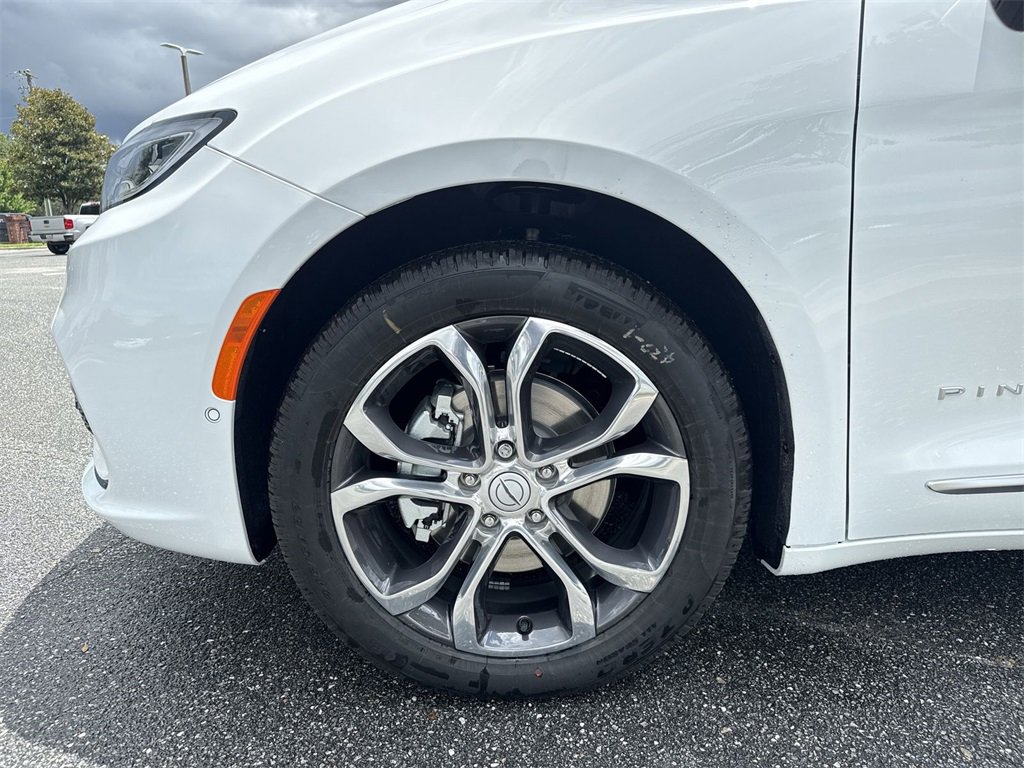 New 2025 Chrysler Pacifica Pinnacle image 10