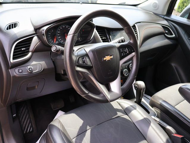 Used 2020 Chevrolet Trax LT w/ LT Convenience Package FWD image 20