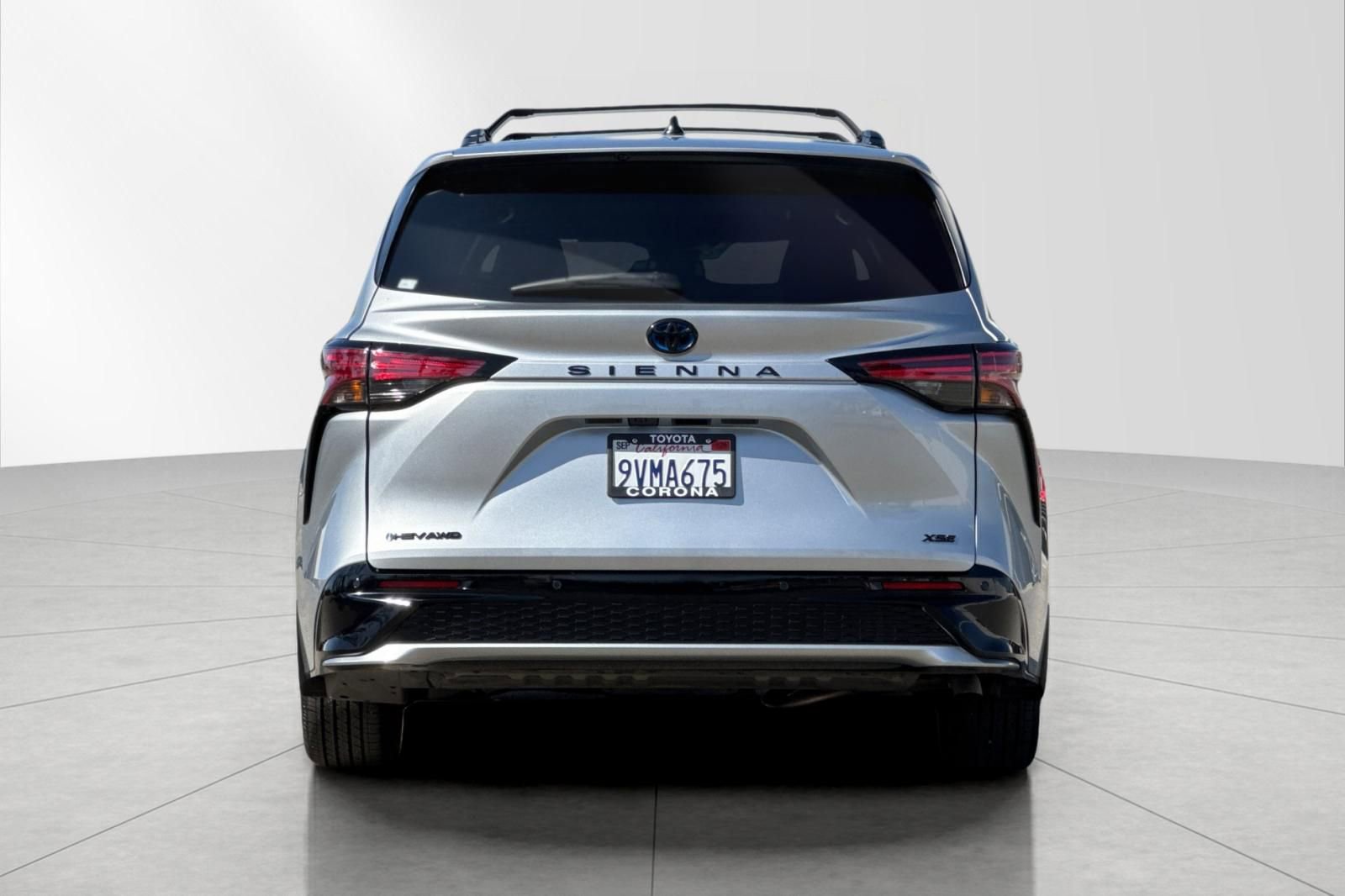 Used 2025 Toyota Sienna XSE w/ XSE Premium Package image 5