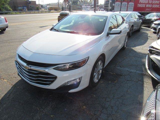 Used 2024 Chevrolet Malibu LT image 2