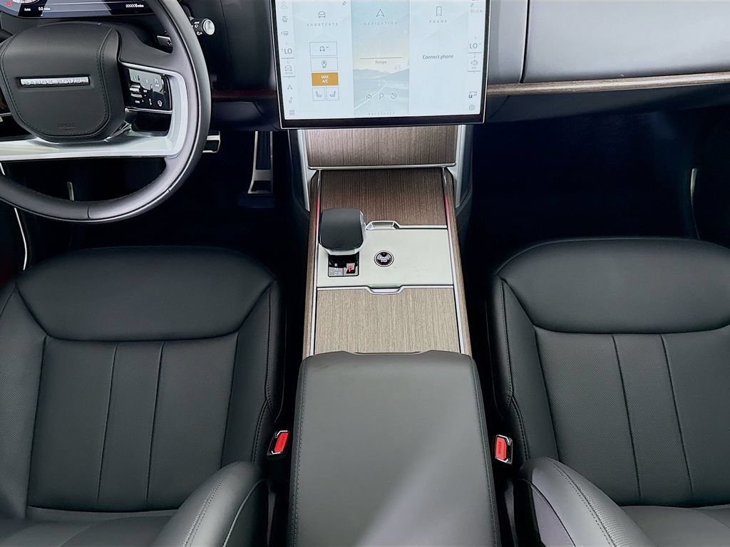 New 2026 Land Rover Range Rover Long Wheelbase SE AWD/4WD image 16
