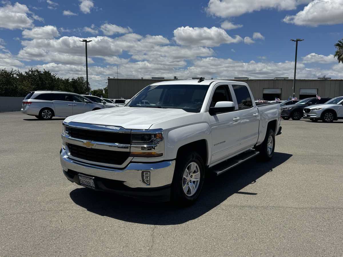 Used 2018 Chevrolet Silverado 1500 LT w/ LT Eassist Package RWD image 5