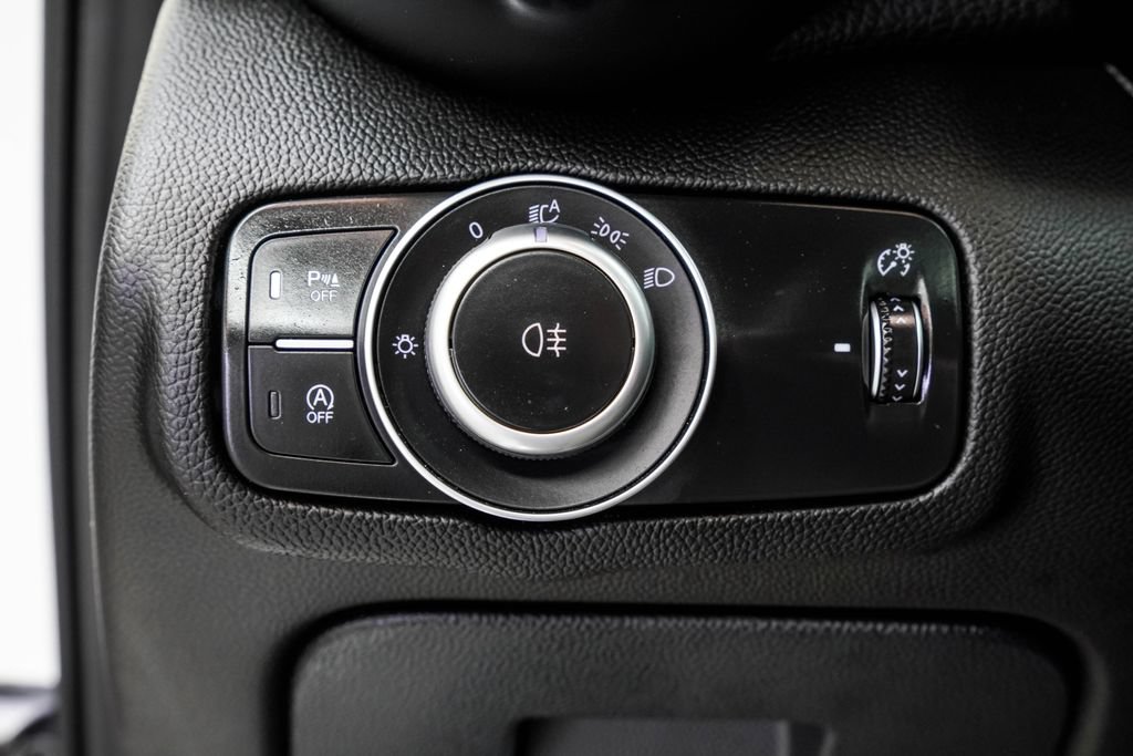 Used 2022 Alfa Romeo Giulia Ti w/ Active Assist Plus Package RWD image 42
